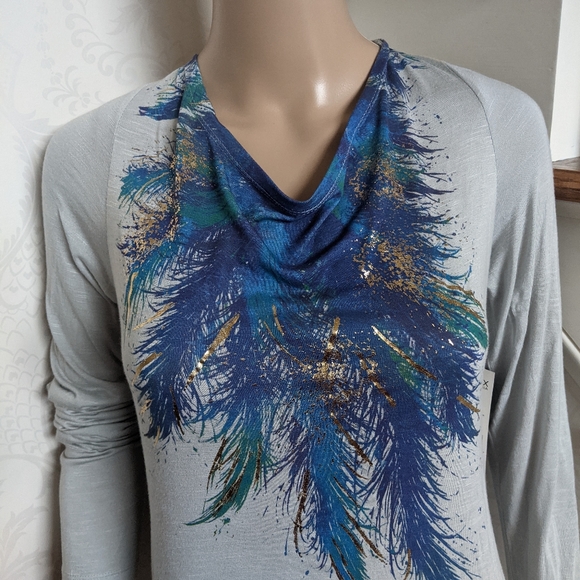 Feather tee Miley Cyrus NWT - Picture 3 of 5